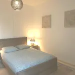 2 chambres et une terrasse à Paris!